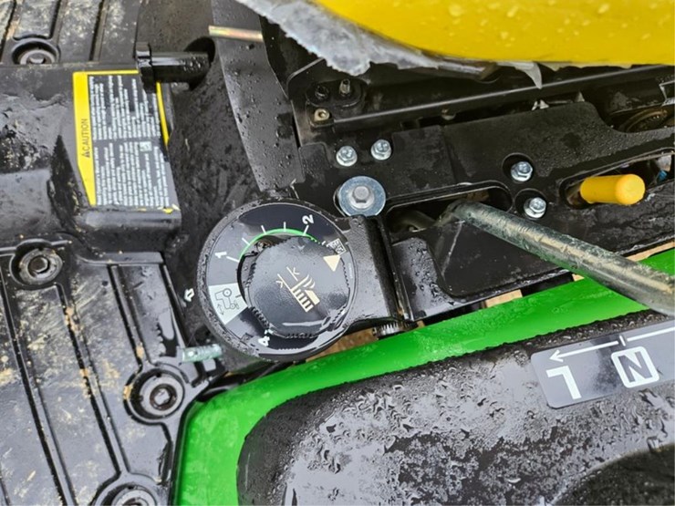 john-deere-1025-image-28