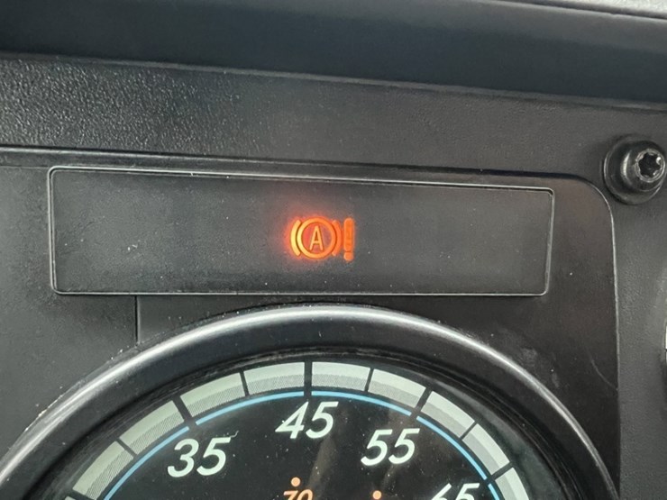 2017-freightliner-cascadia-tri-axle-truck-tractor-image-43