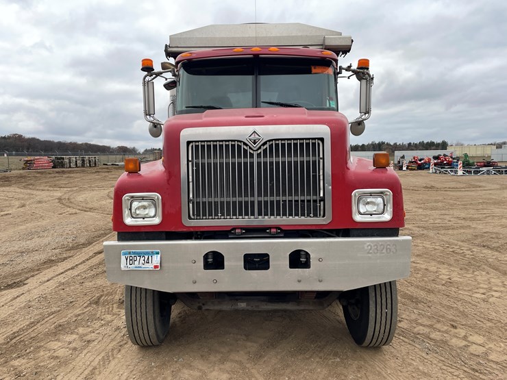 #1130-•-2005-international-5500i-6x4-dump-truck-(has-mn-title)-image-8