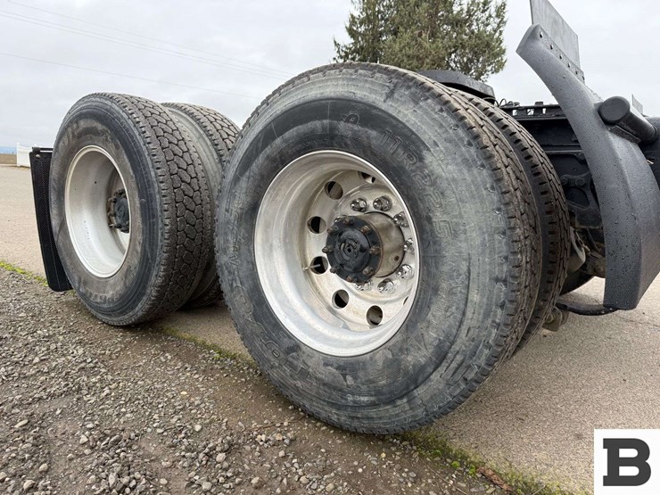 2004-kenworth-t800-image-52