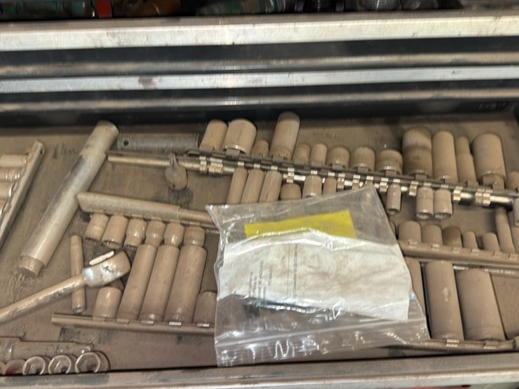 #174-•-craftsman-toolbox-and-contents*-image-7