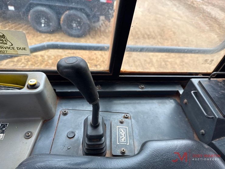 komatsu-d61pxi-24-image-18