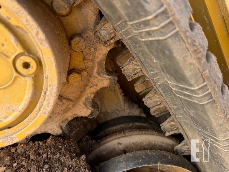 2020-caterpillar-259d3-image-9