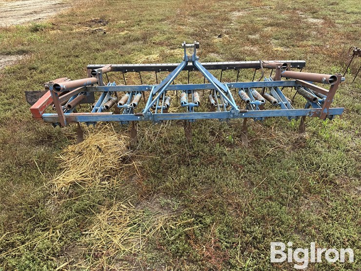 ford-3-pt-mounted-spring-shank-chisel-image-2