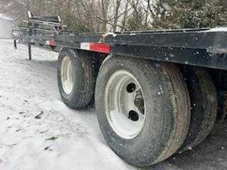 2012-coyote-30’-gooseneck-trailer-image-6