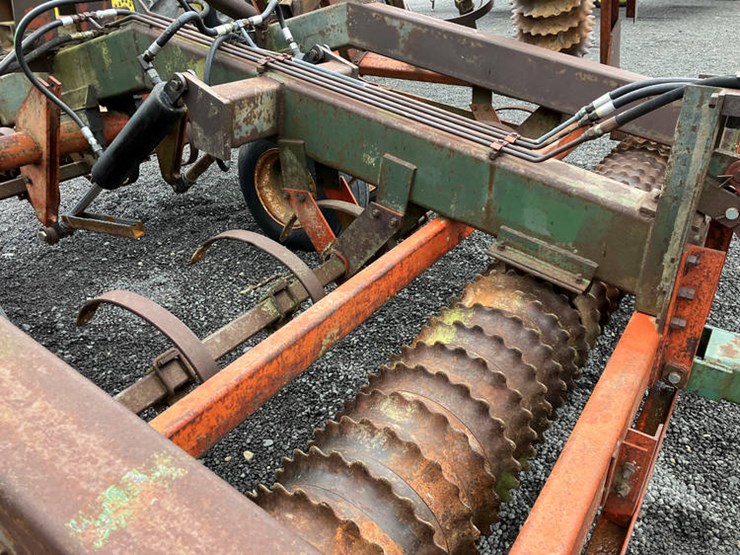 #80000-•-brillion-21'-cult-mulcher-solid-roller-image-3