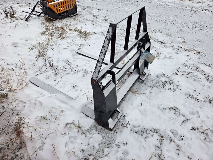 pallet-forks-skidsteer-quick-attach.-this-item-is-located-in-south-dakota,-therefore-south-dakota-sa-image-3