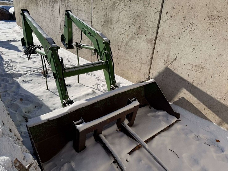 john-deere-148-image-3