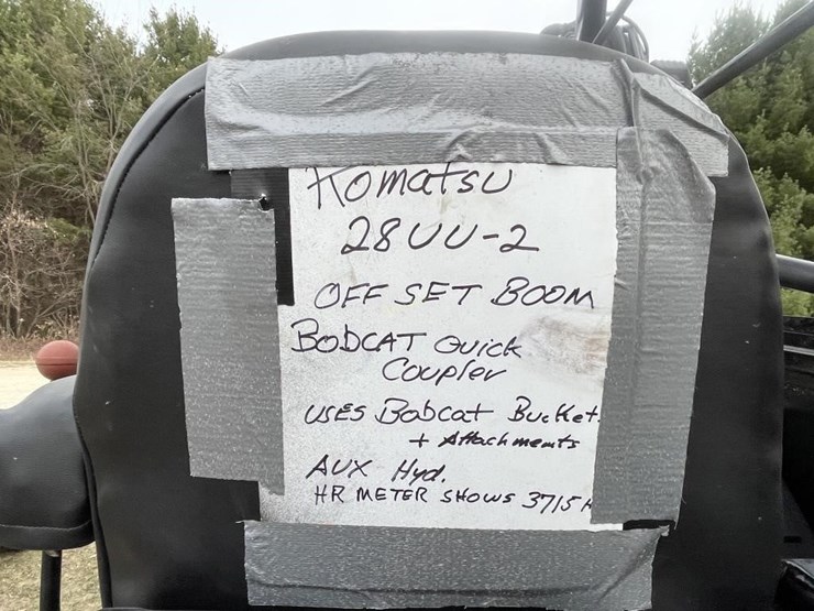 komatsu-28uu-2-mini-excavator-image-8