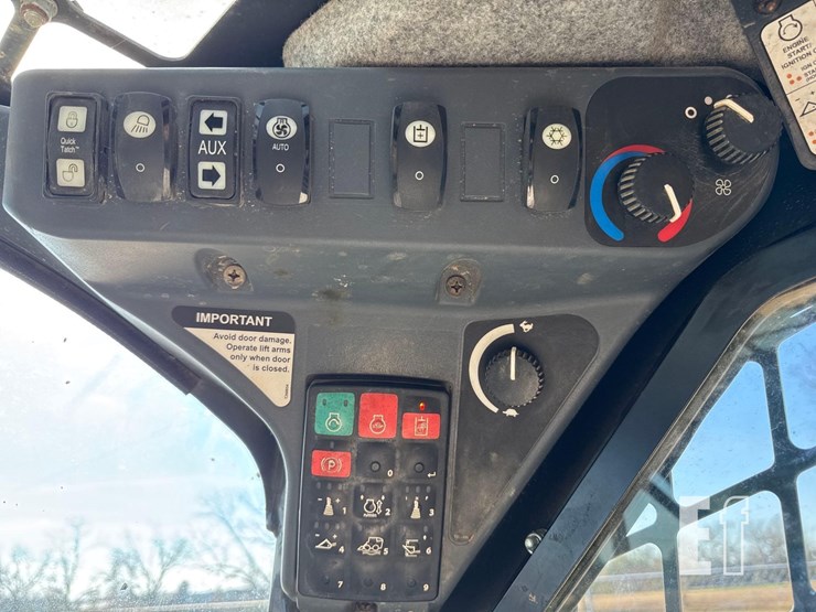 2021-deere-331g-image-27