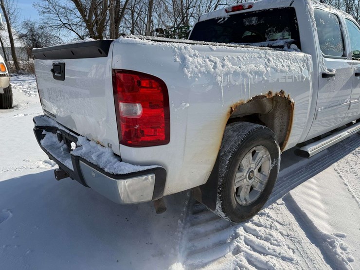 2013-chevrolet-silverado-1500-lt-image-24