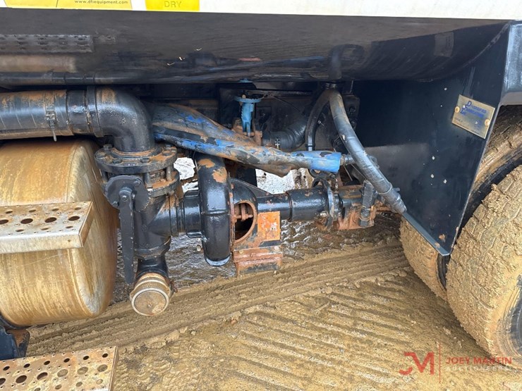 2007-sterling-water-truck-image-8