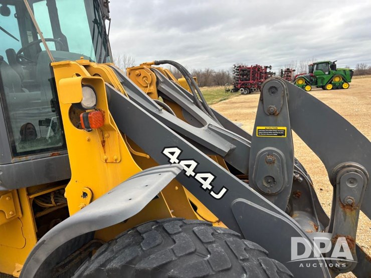 2007-deere-444j-image-54