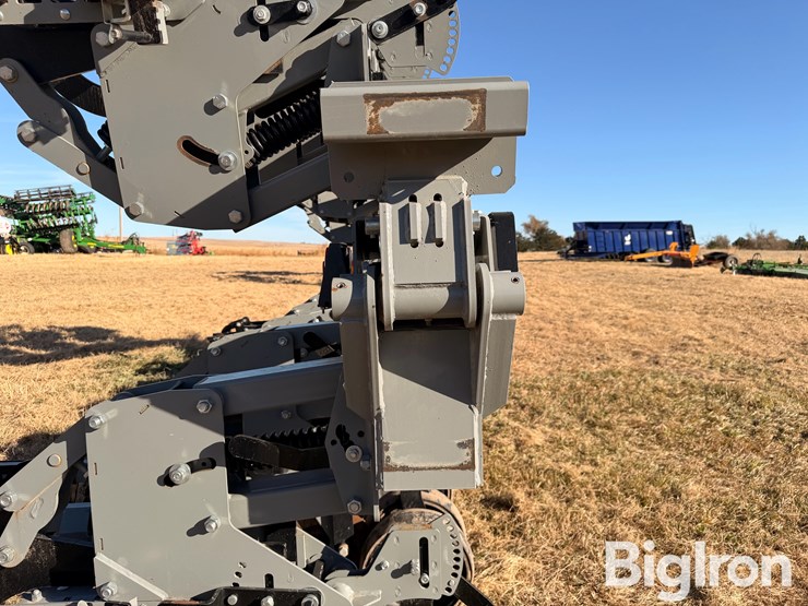 hiniker-cultipro-12r-row-crop-cultivator-image-13