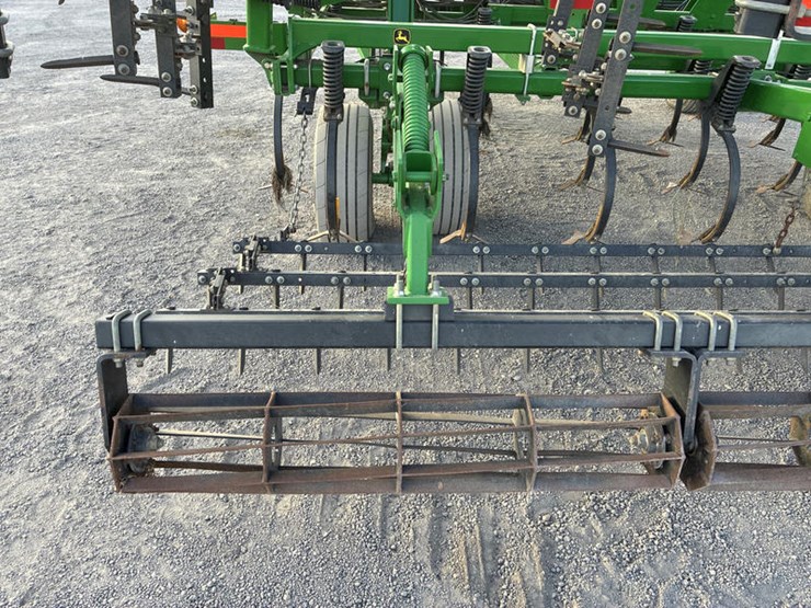 john-deere-2210-image-37