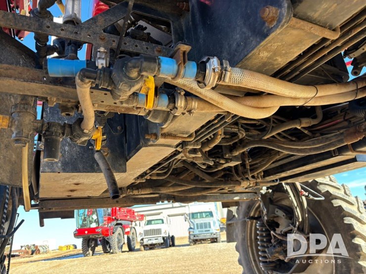 case-ih-patriot-4440-image-75