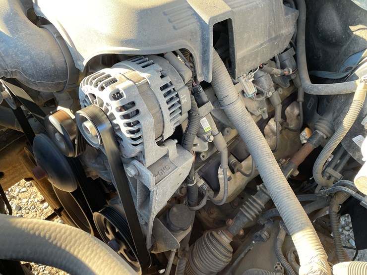 #1127-•-2013-chevrolet-silverado-pickup-truck-(has-mn-title)-image-27