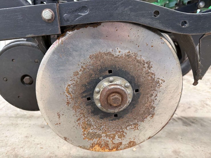 great-plains-20’-grain-drill,-10”-spacing,-3pt-converted-into-a-pull-type,-has-markers,-front-coulte-image-26