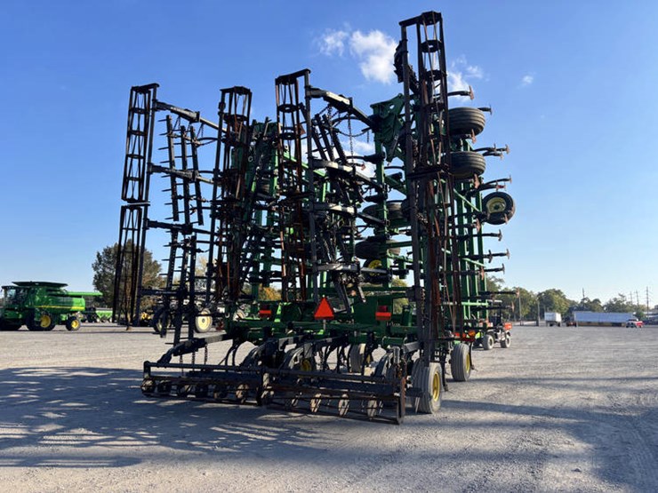 john-deere-2210-image-16