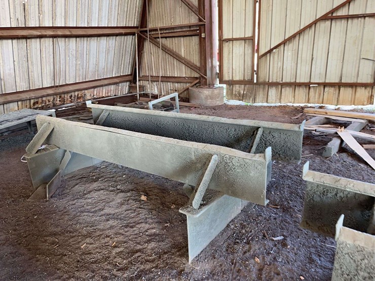 (6)-steel-horses-with-steel-table-image-3