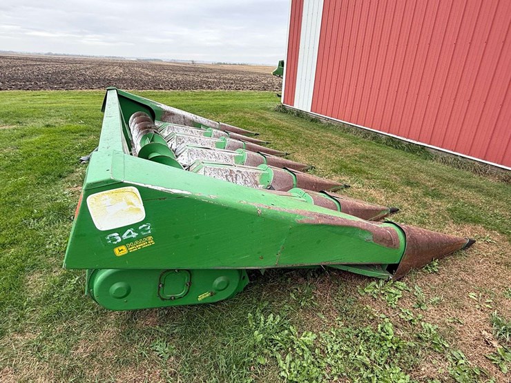 2024-john-deere-643-image-3