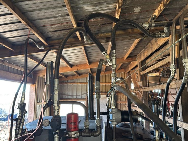 #131-•-part-of-entirety!-jack-shaft,-pumps-reservoirs,-and-main-frame,-gear-flow-divider,-99-gallon-capacity-image-3