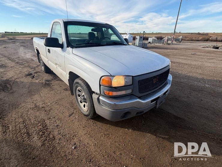 2007-gmc-sierra-1500-image-4