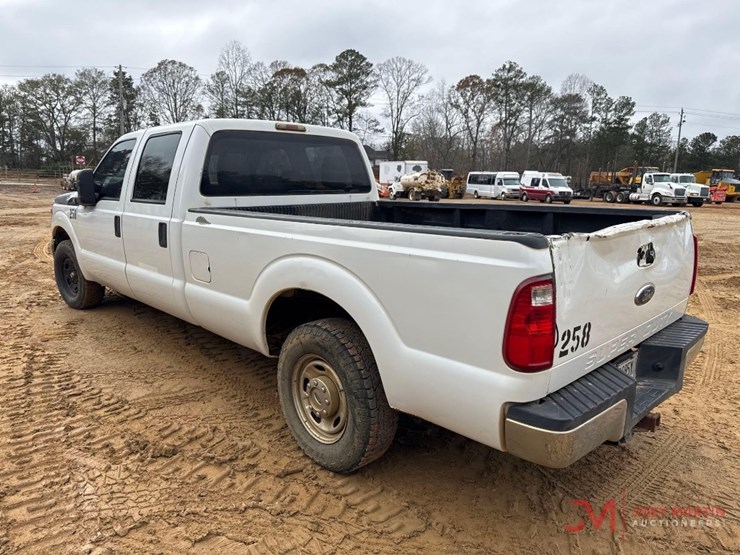 2011-ford-f250-xl-image-3