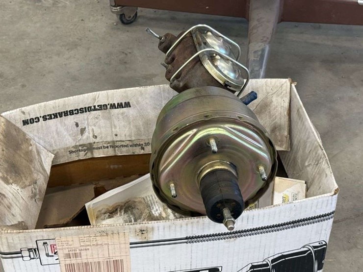 7”-power-booster-for-brakes,-never-used-with-a-proportioning-valve-image-2