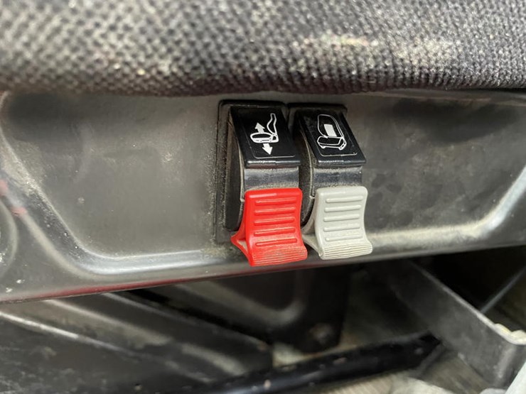 peterbilt-386-image-30