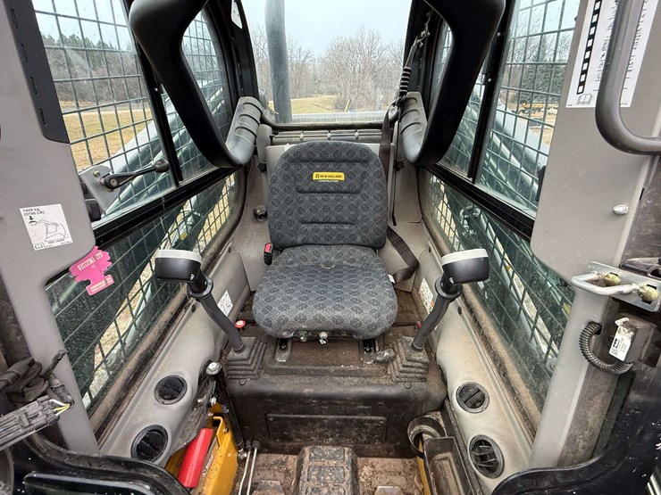 new-holland-c245-image-18