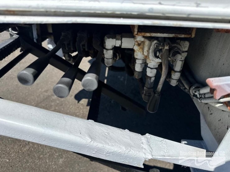 2007-international-durastar-4300-image-16