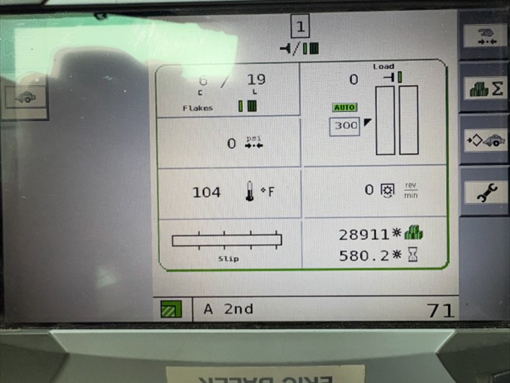 2011-massey-ferguson-2190-image-22