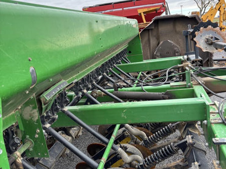 john-deere-750-image-24