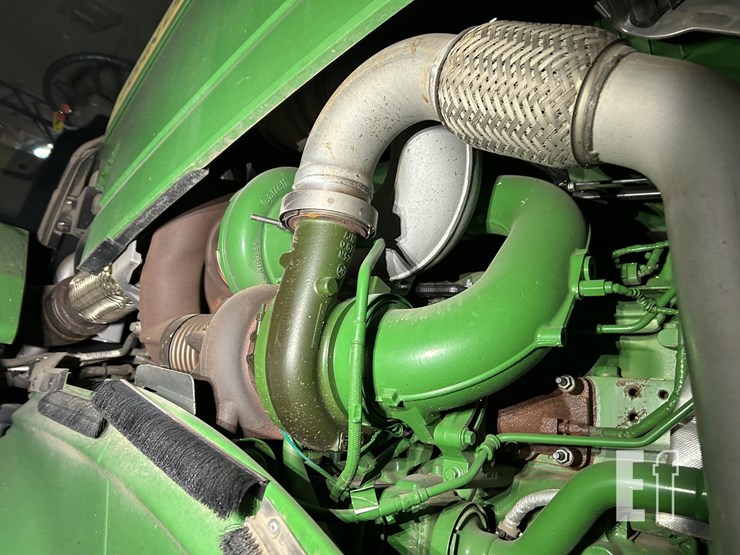 2022-john-deere-9r-590-image-32