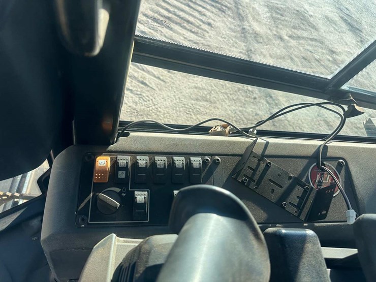 caterpillar-d4k-xl-image-7