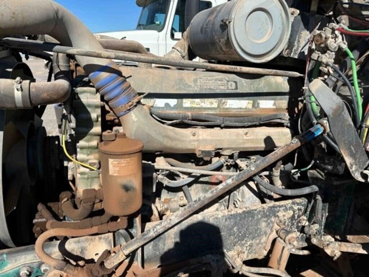 1996-freightliner-bobtail-water-truck-image-46