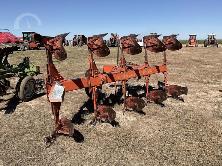 massey-ferguson-mf570-image-7