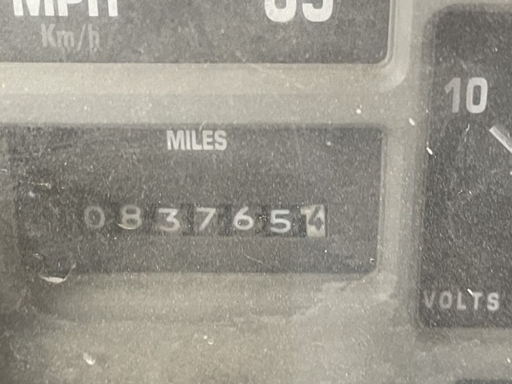 international-4900-image-25