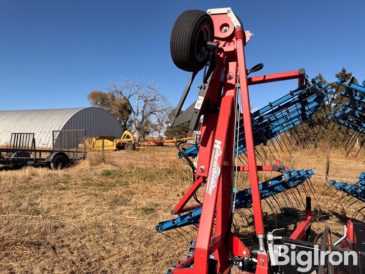 2022-hatzenbichler-30'-hydraulic-comb-harrow-image-15