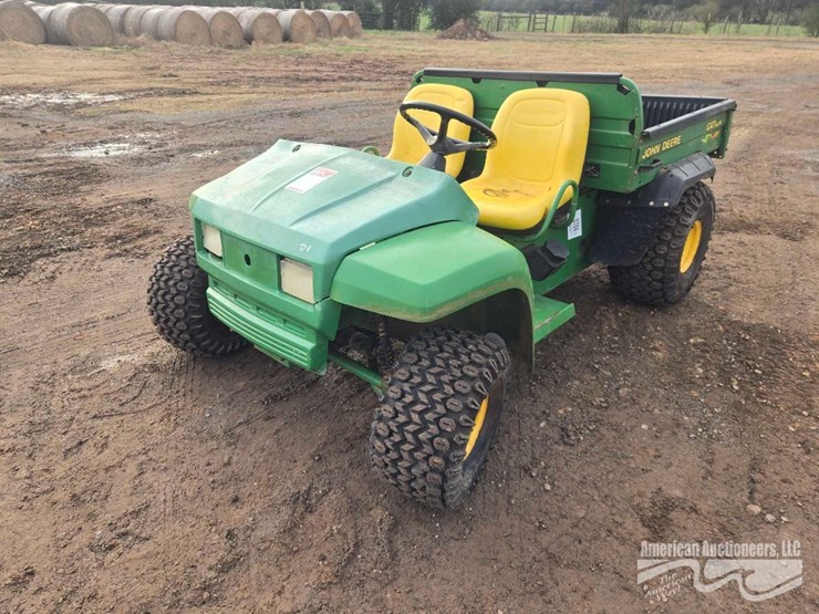 john-deere-turf-gator-image-1