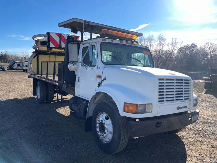 international-4700-image-4