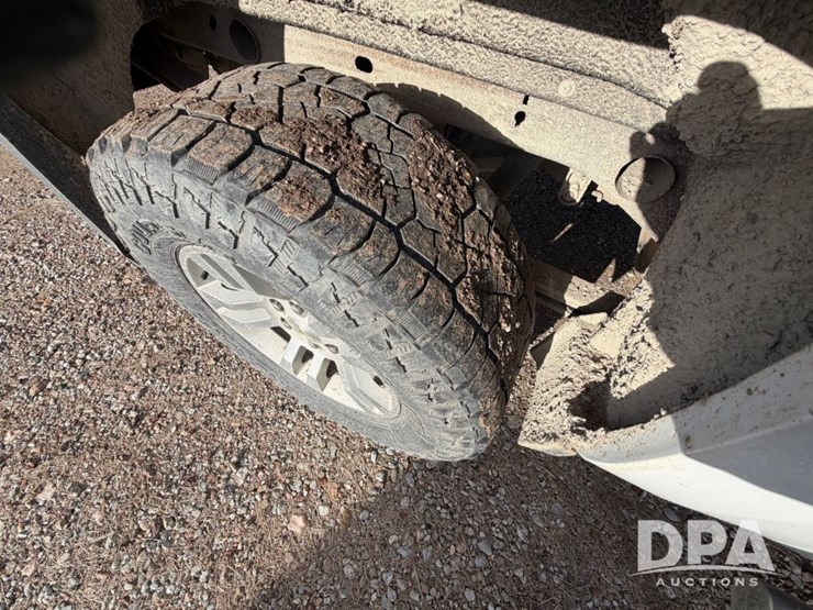 2017-chevrolet-1500-image-16