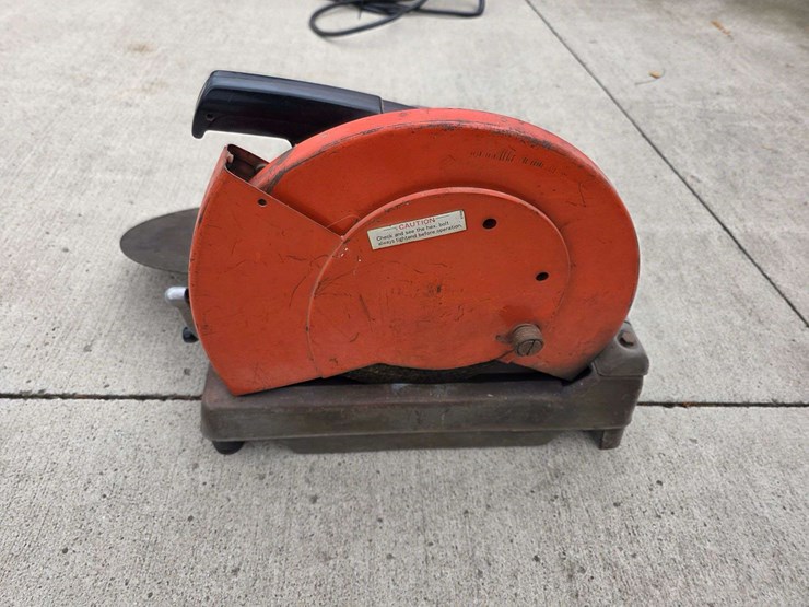 makita-model-2414-–-35mm-portable-chop-cut-off-saw,-comes-with-misc-blades-image-3