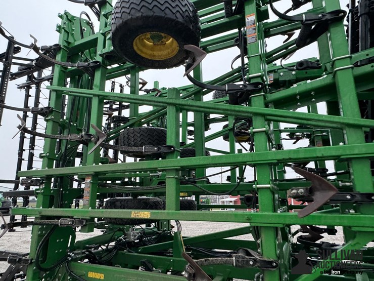 2022-john-deere-2330-image-18