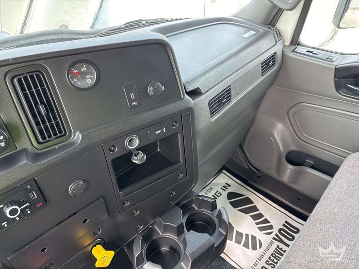 2021-international-mv607-image-38