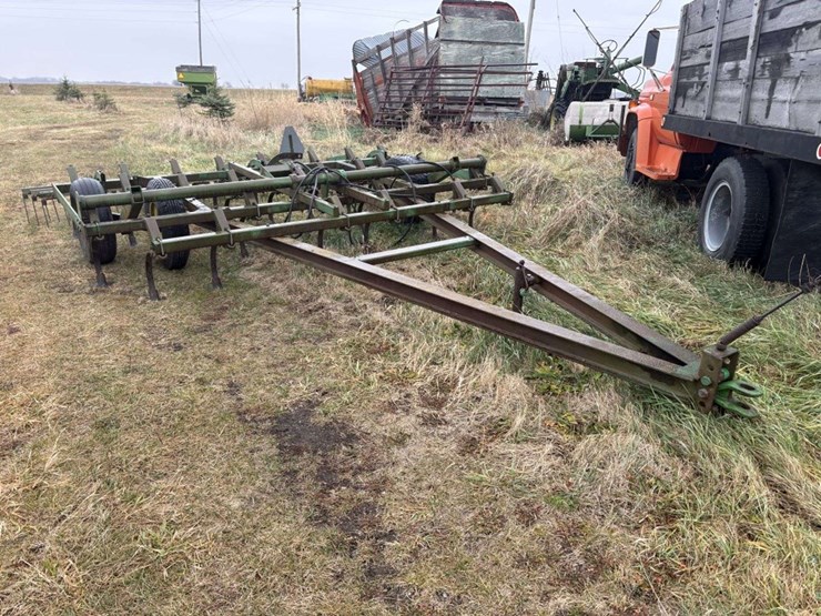 john-deere-1010-image-1