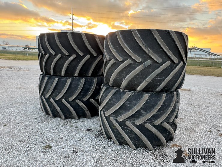 lsw-tires-&-rims-for-jd-8r-tractor-image-4