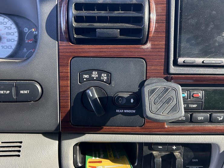 2005-ford-f350-image-24