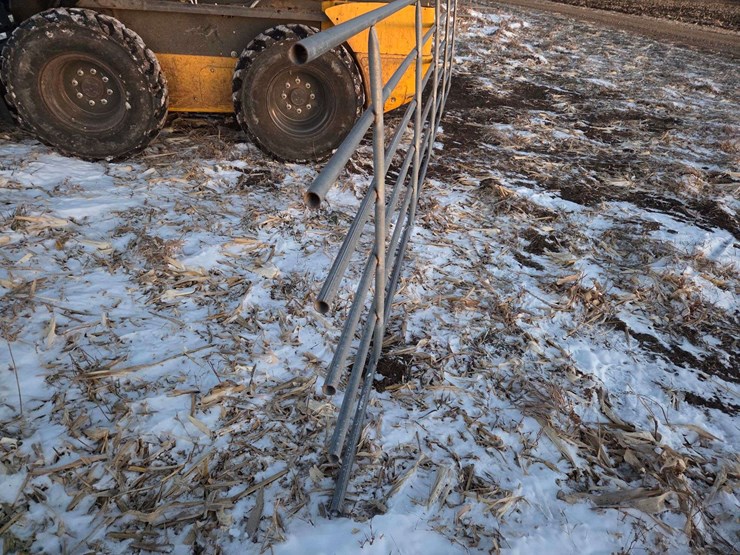 (10)-6-bar-continuous-fence-panels-with-hardware.-this-item-is-located-in-south-dakota,-therefore-so-image-3
